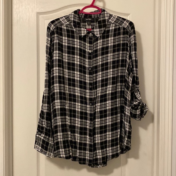 Black & white checkered button up top - Picture 1 of 5